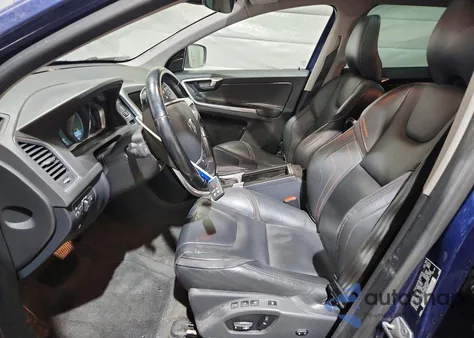 2015 Volvo Xc60 T6 Platinum z USA, uszkodzony, nr VIN YV4902RV4F2706318